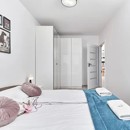 Exclusive Apartments Teczowa With Underground Parking By Noclegi Renters Wrocław Eksteriør bilde