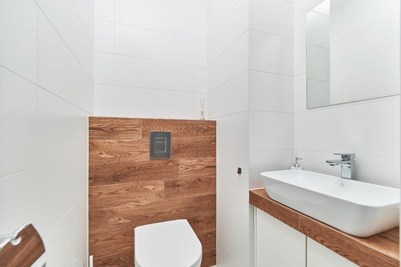 Exclusive Teczowa With Underground Parking By Renters * Wroclaw