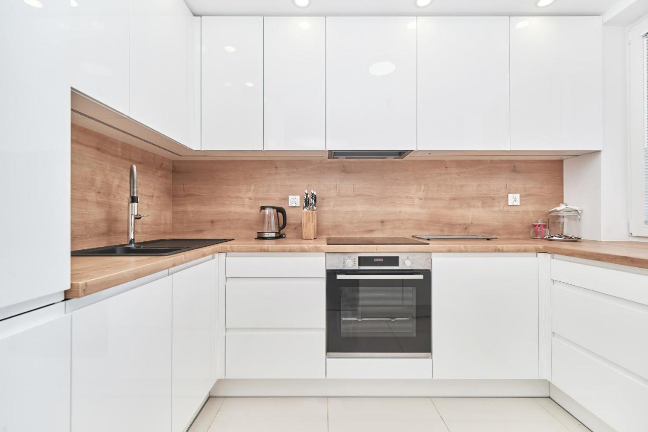 Exclusive Teczowa With Underground Parking By Renters