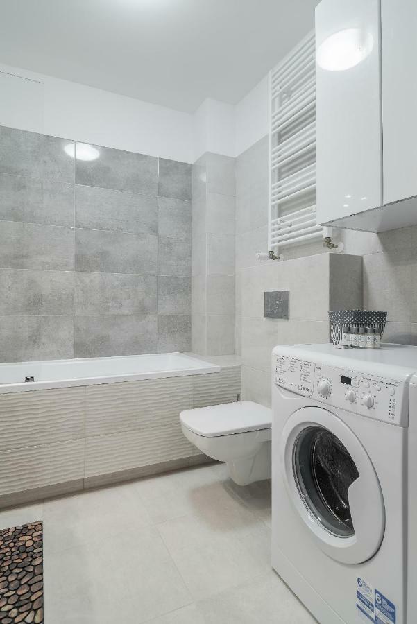 Exclusive Teczowa With Underground Parking By Renters * Breslavia