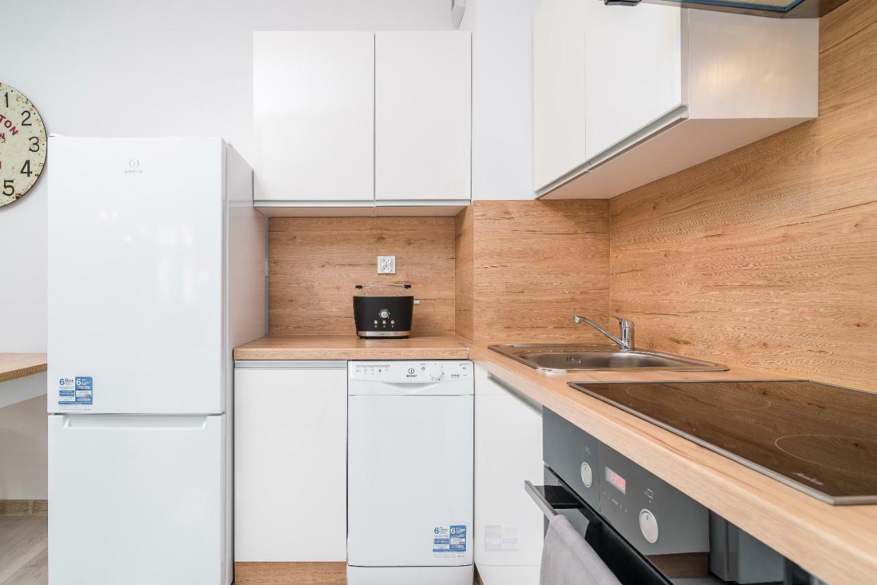 Exclusive Teczowa With Underground Parking By Renters Apartamento