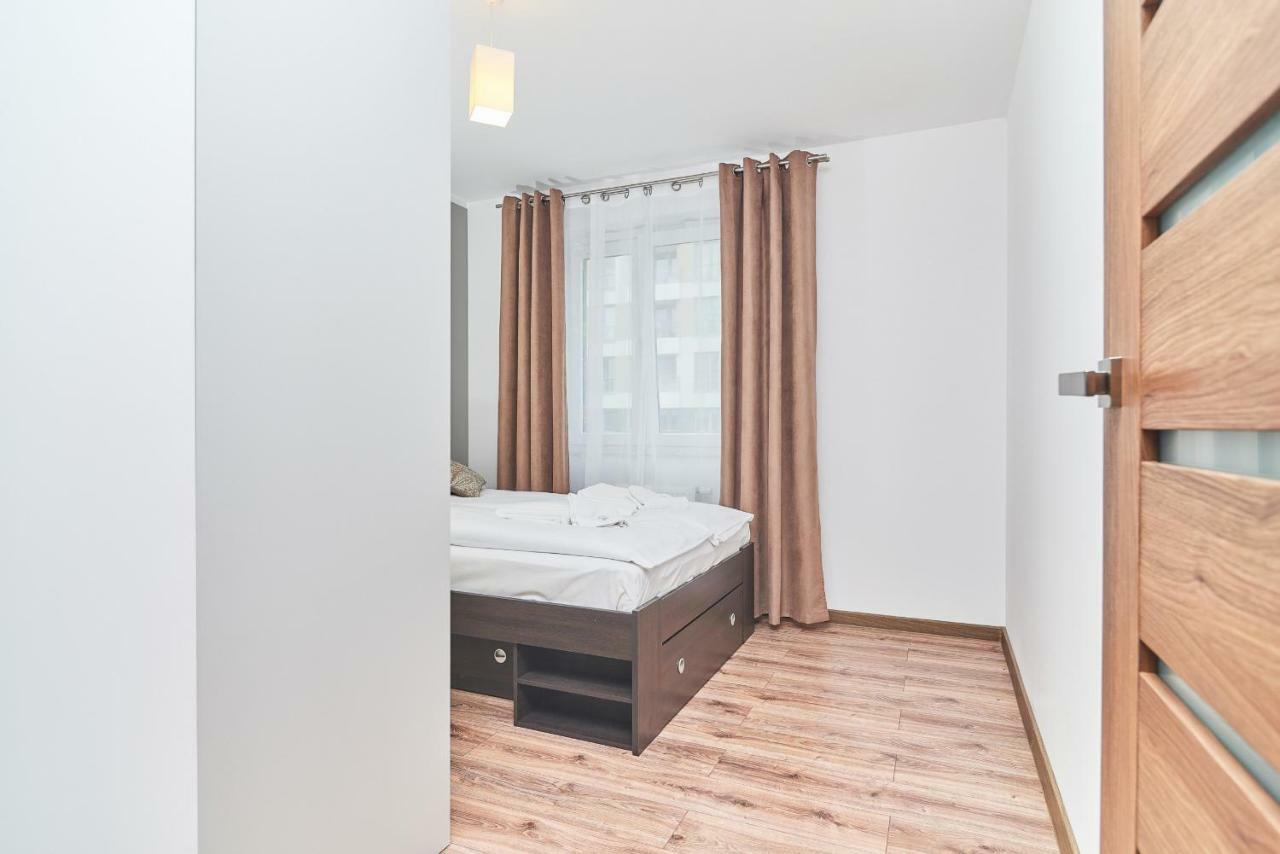 Exclusive Teczowa With Underground Parking By Renters Apartamento Breslavia